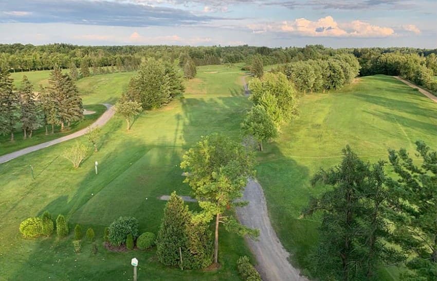 Vue du parcours de Golf St-Janvier, à Saint-Janvier.