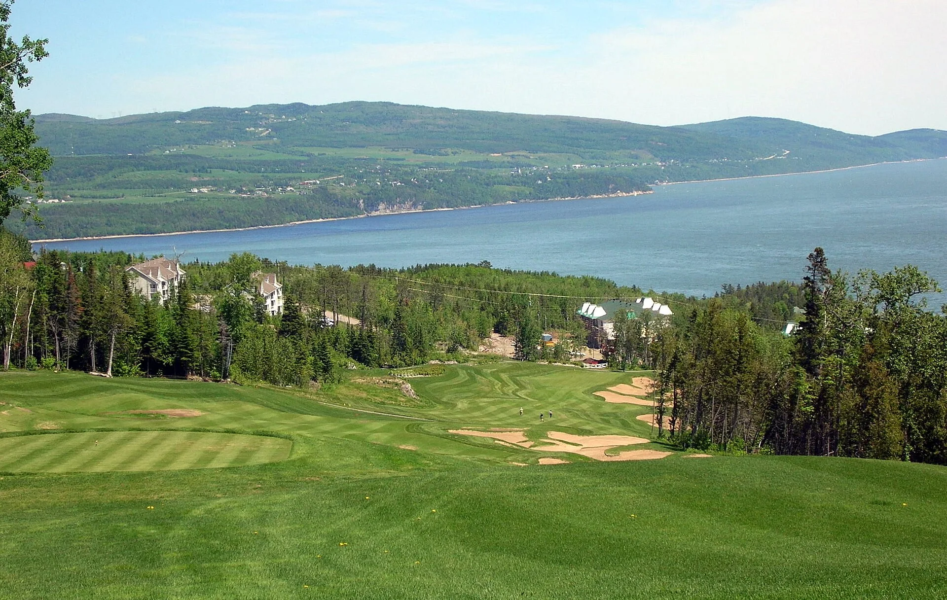 Un parcours de Charlevoix à la tombée du jour.